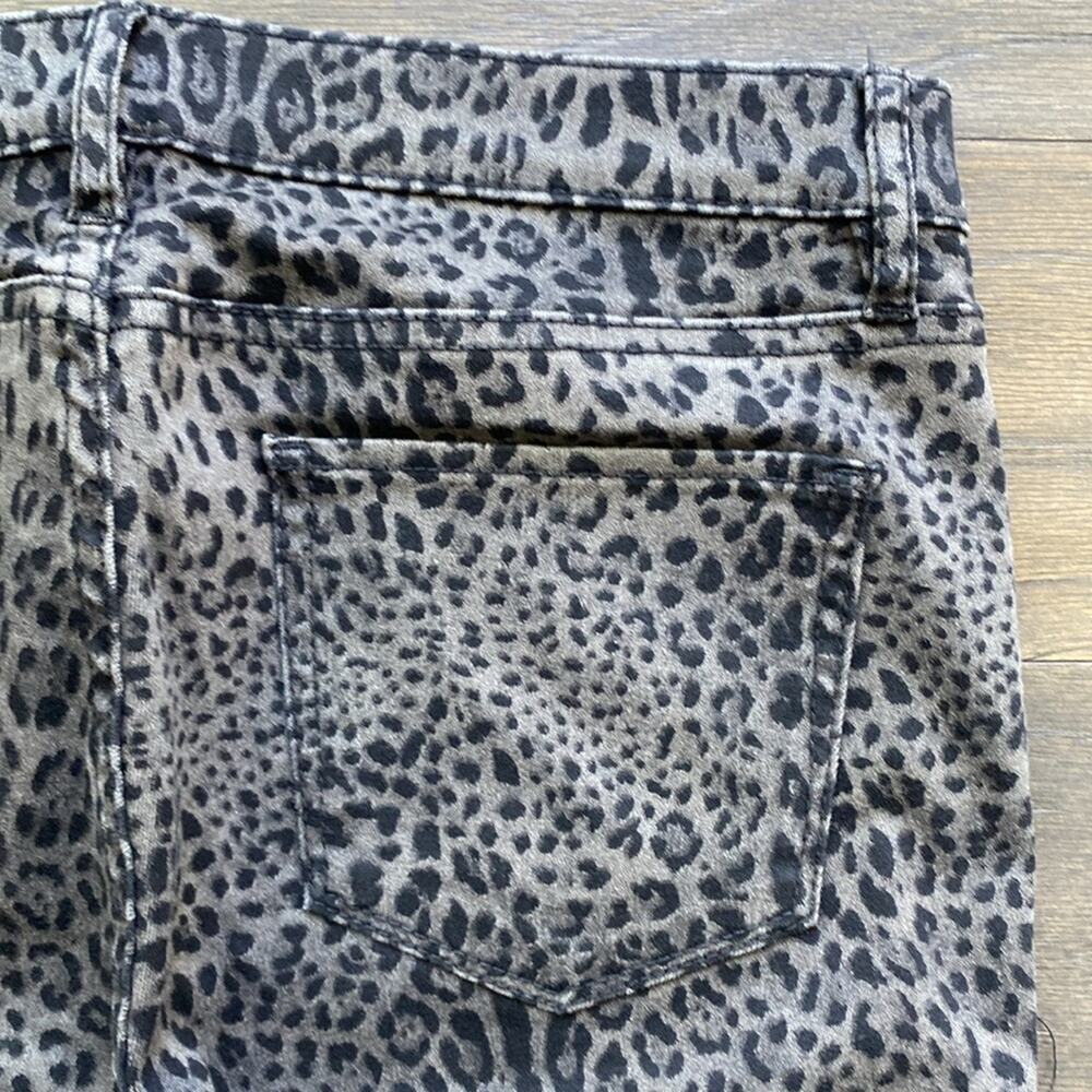 NEW YORK & COMPANY Gray Leopard Skinny Jeans Womens Sz 8 Stretch - Picture 6 of 6